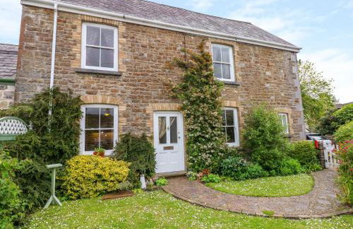 Castle School House - Photo 1