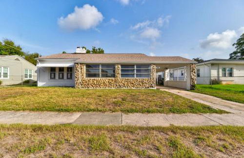 Shark Shack large house minutes to the beach - Photo 20
