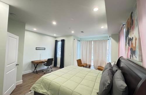 LUX Spacious Townhouse 4BR in DC - Photo 22