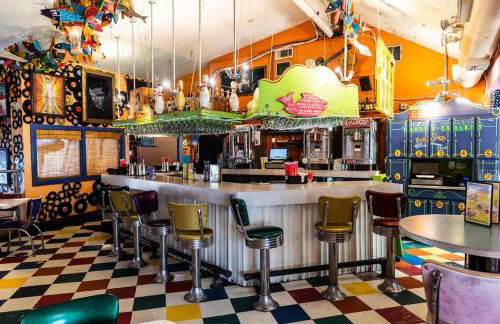 Walk to Zilker Barton Springs 5BR 3BA Villa Sleeps 14 - Foto 33