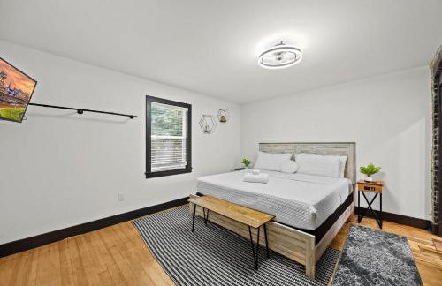 Unique Black Home in the Heart of Shelby Park - Foto 37