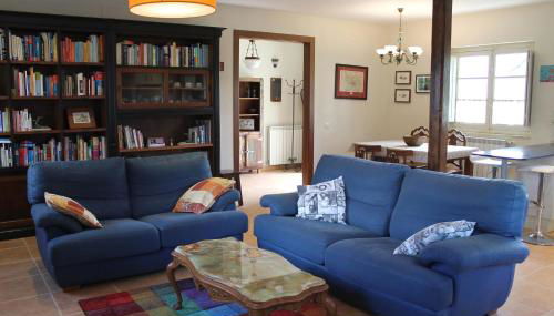 Casa de Aldea en el concejo de Nava, en el centro de Asturias - Foto 3