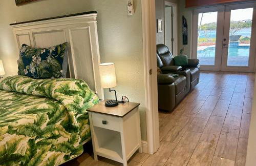 Guest suite - Waterfront -Pool & Hot tub- Walk to Beach - Foto 8