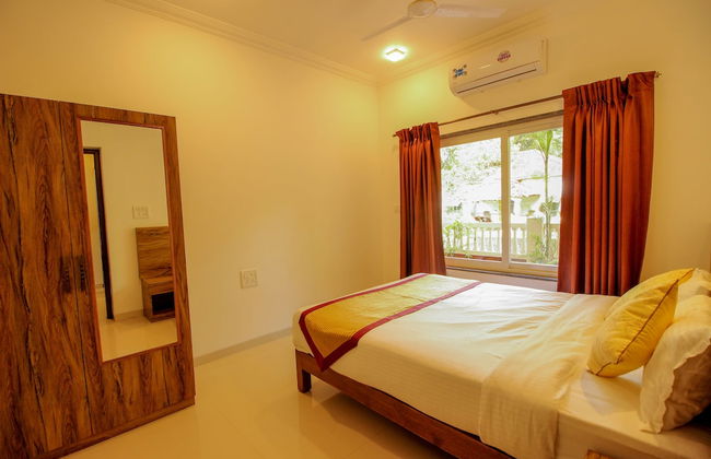 OYO 9792 Home 2BHK Poolside Siolim - Photo 8