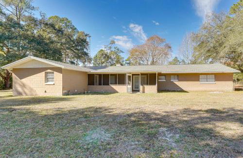 Hike and Fish! Wooded Family Getaway in Interlachen - Foto 23