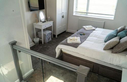 Cottage, Hot Tub, Open fire, Games Room, large Garden Sleeps 2-8 - Foto 33