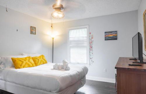 Pet-Friendly Beach Getaway, Relax by the Bay! - Foto 9