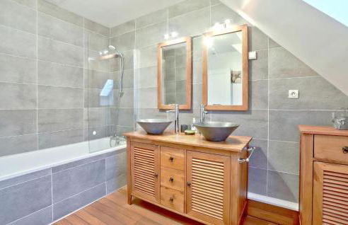 Cozy Home In Quettehou With Wifi - Foto 30