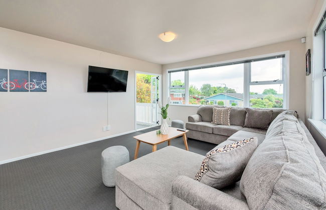 Sunny Three Bedroom Delight Upper Level - Foto 14