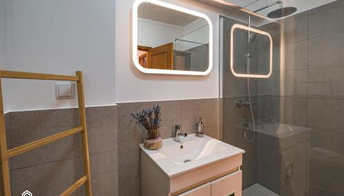 Ondas do Pisão Apartment - 2 bedroom and Sea View - Photo 3, Shower