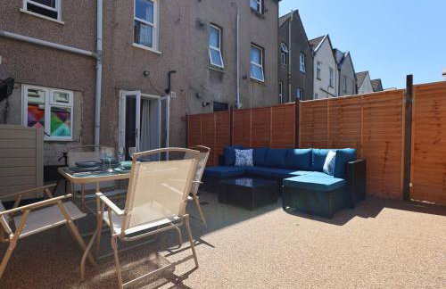 North Rd Apartment with Garden by N And N Stays Ltd, Close to vibrant Gloucester Rd with plenty of restaurants and shops near by, free on street parking - Foto 32