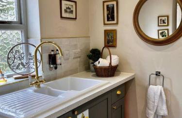 Little Apple Cottage- Free Parking, Hot tub, Fire, Town Centre - Photo 22