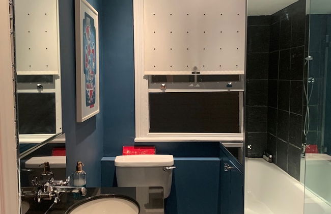 Charming and Full Of Character Apartment - Foto 21