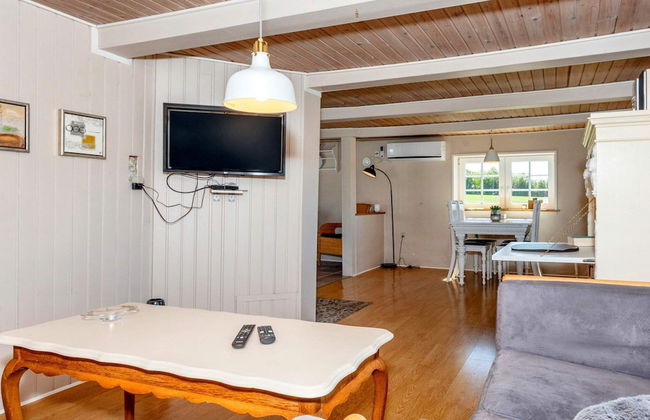 5 Person Holiday Home in Karby - Foto 13