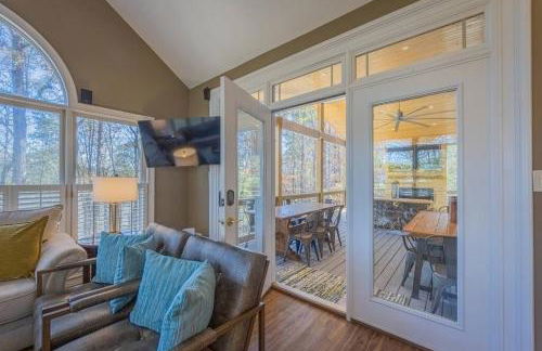 Large Luxury House, King Beds and More, Hot Tub, Theater, Fireplace, Game Room, Ping-pong, Pool Table, Air Hockey, Arcade, River, Big Kitchen, Nice Porch, Quiet, Good for Families and Large Groups, Near UGA Golf Course, Close to UGA & Stanford Stadium - Photo 80