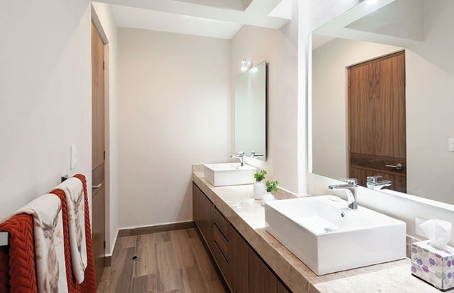 Moderna Villa con Hermosa Vista al Lago - Photo 12