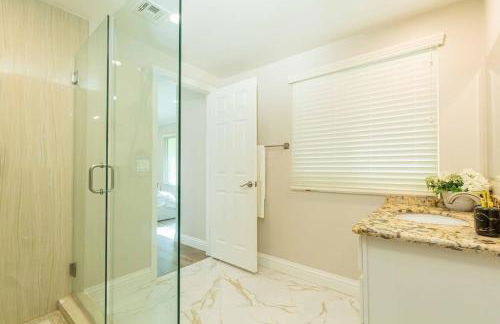 Luxury Pool Home in Glendora Foothills Retreat - Photo 72