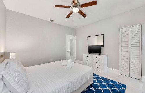 Modern 3 BR Villa Near Beach & FLL - Photo 15