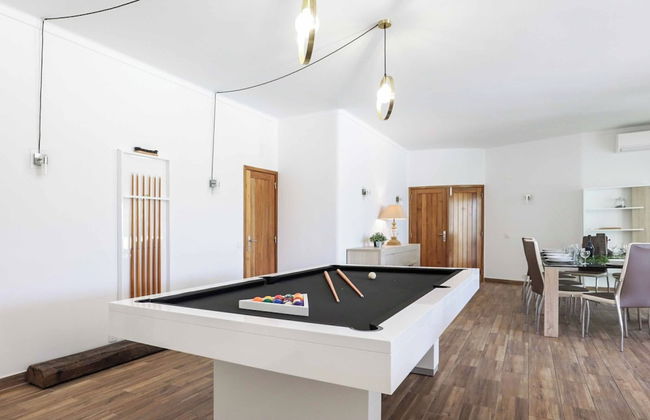 Villa Namora - Photo 1