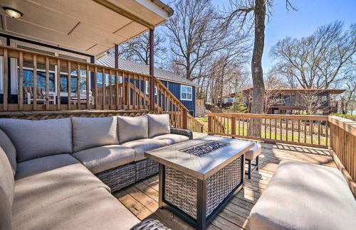 Lakefront Fort Towson Home Private Dock and 3 Decks - Foto 30