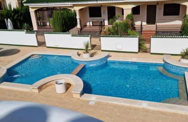 AGRADABLE ADOSADO CON PISCINA - Photo 25