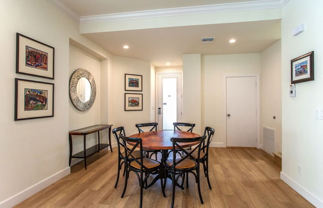 Sorrento Luxury Vacation Home: Expansive 5-Bedroom, 4.5-Bath Retreat with Private Pool, Hot Tub, and Pet-Friendly Accommodations – Just a Short Walk from Stunning Vanderbilt Beach - Foto 2