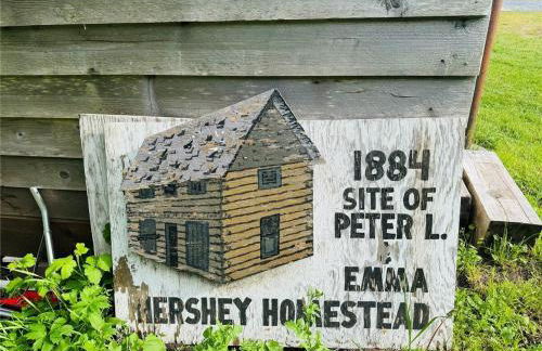 Mt Rainier!Best place to stay with family and friends! Sleeps10!4B 2B Home! Hottub!PondView!Paradise! - Foto 12