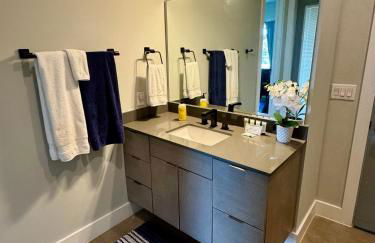 Upscale Modern Hill Country Home! Has it ALL! - Foto 58