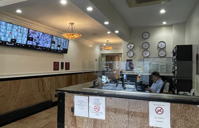 Hotel and the City-Midtown - Photo 2