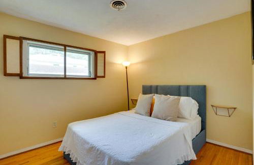 Charming Mid-Century House - Just Steps to Lake! - Foto 17