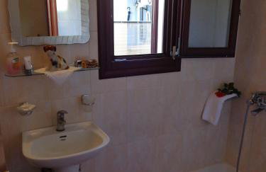 Niki Studios Sea - Front - Photo 29