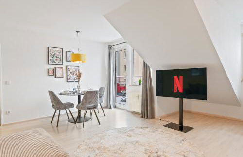 Kingsize Bett, Balkon, Arbeitsplatz, Netflix - Foto 11
