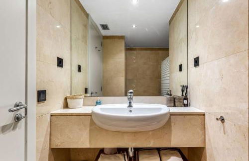 Penthouse Duplex with TOP Views! - Photo 21