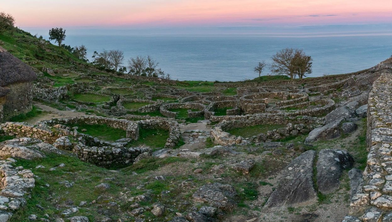 Tour privado por el castro de Santa Tecla - Photo 1
