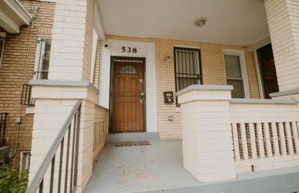 Stylish 5BR DC Retreat Backyard Free Parking - Foto 33