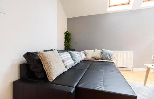 City Retreat, 2 Bed House with Cloudstream Hot Tub - Foto 38