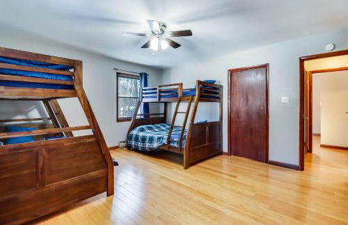 Lake Access and Private Hot Tub at Poconos Home! - Foto 27