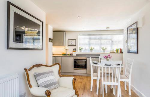 Charming Cottage with Garden - Pass the Keys - Foto 30