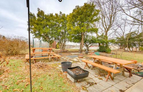 Rustic Chic Retreat 4 Mi to Kennywood! - Foto 28