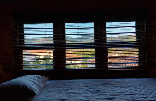 Large Stone Villa with garden. - Foto 25