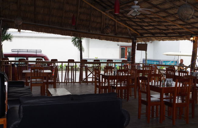 Tropicana Condominiums - Foto 24