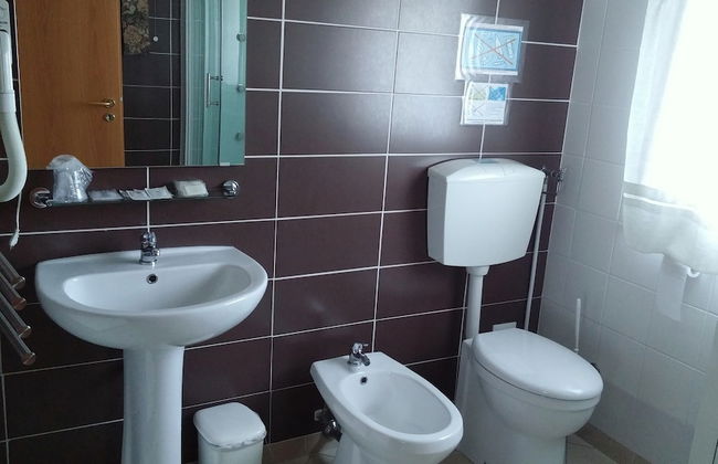 Venice Mestre Tourist Accommodation, Quiet Room With Wifi and Free Parking - Foto 9