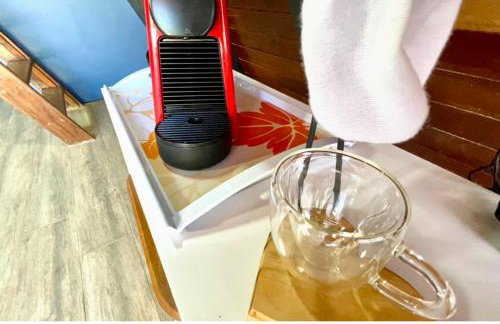 Chalé Na coruja e Chalé Encanto com BANHEIRA com AQUECEDOR e hidromassagem 7,5km centro Águas com COM CAFÉ, internet Starlink - Foto 11