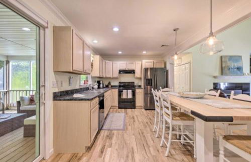 Less Than 1 Mi to Beach Luxury North Fork Retreat with Deck - Foto 9