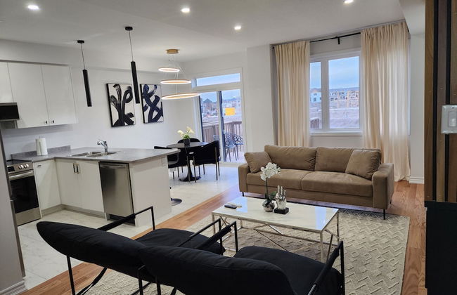 Exclusive Home in Niagara Falls - Photo 18