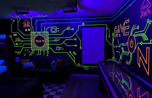 6BDRM Amazing Game RoomHeated Pool3KING4QUEEN - Photo 28