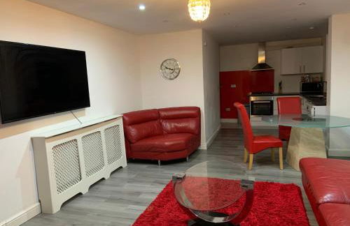 Nicely furnished 2 Bedroom Property Independent with Parking - Foto 46