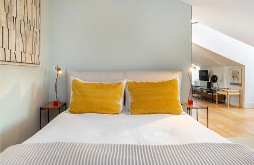 WHome Top-Floor Studio in Prime Location - Photo 24