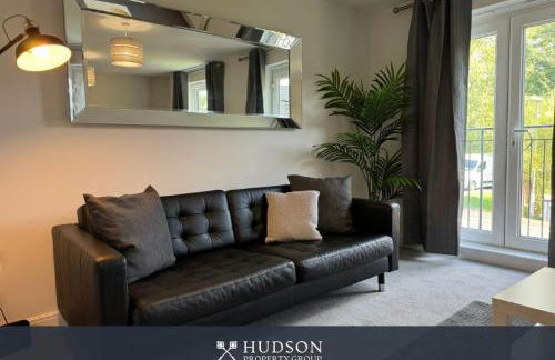 Spacious Townhouse with Garden - Photo 6