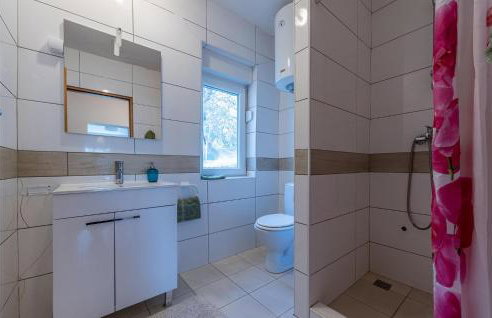 2 Bedroom Stunning Apartment In Novalja - Photo 29